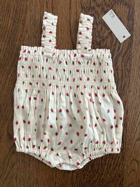 NWT Amazon Essentials x Sofia Grainge Baby Sleeveless Woven Romper Strawberry